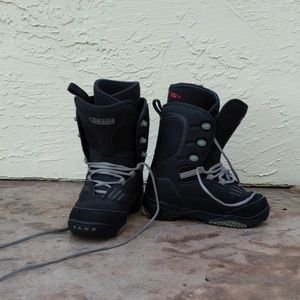 Vans snowboard boots